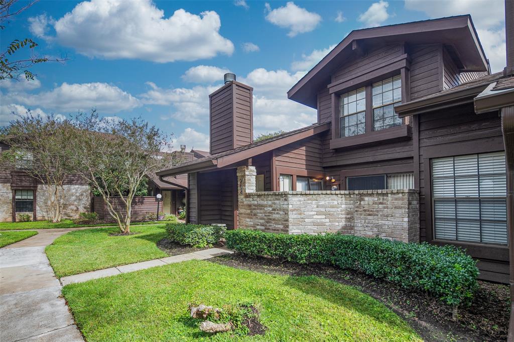 2611 Grants Lake Boulevard #204, Sugar Land, Texas image 2