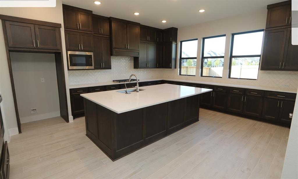 5403 Holly Hollow