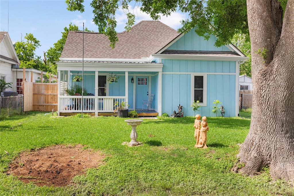 408 Morton Avenue, Palacios, Texas image 2