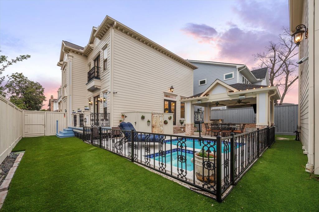 300 E 26th Street, Houston, Texas image 32