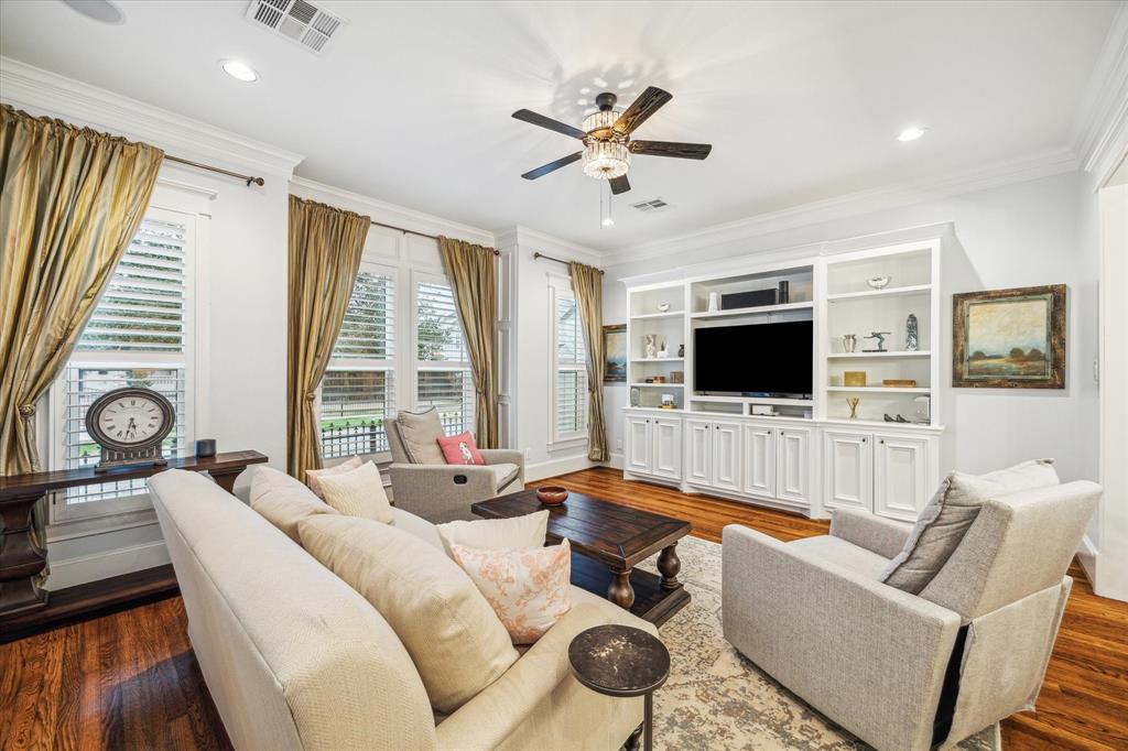 300 E 26th Street, Houston, Texas image 6