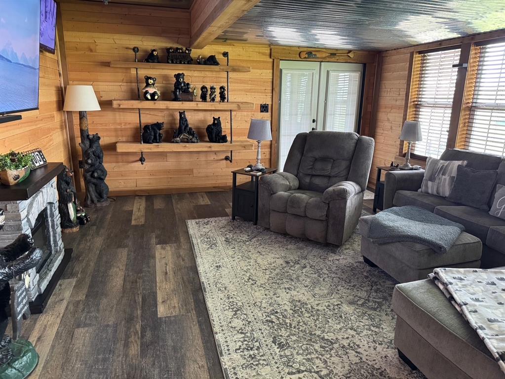 3355 Old Plum Highway, La Grange, Texas image 5