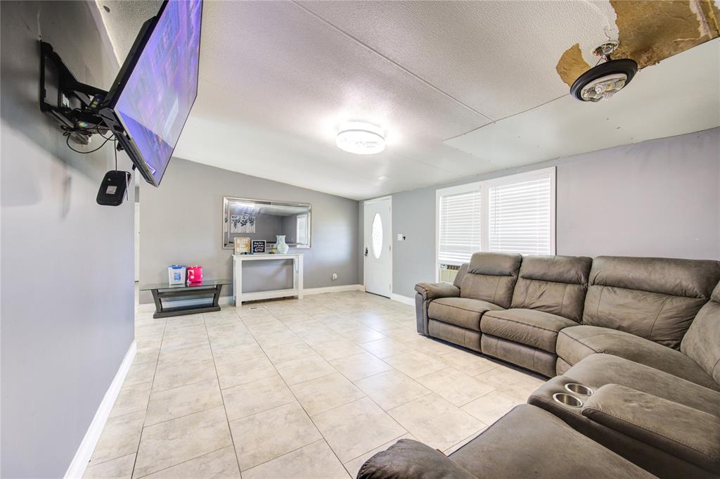 814 Road 5202, Cleveland, Texas image 16