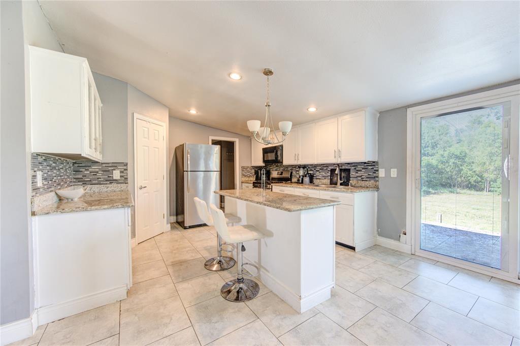 814 Road 5202, Cleveland, Texas image 24