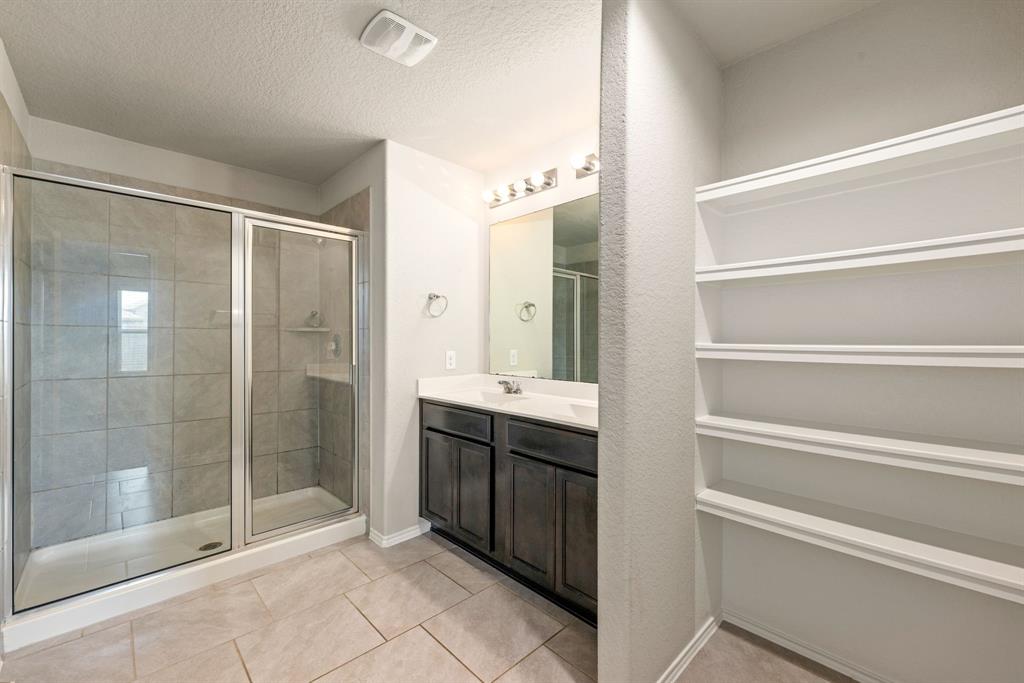 707 Desert Pea Lane, Rosharon, Texas image 12