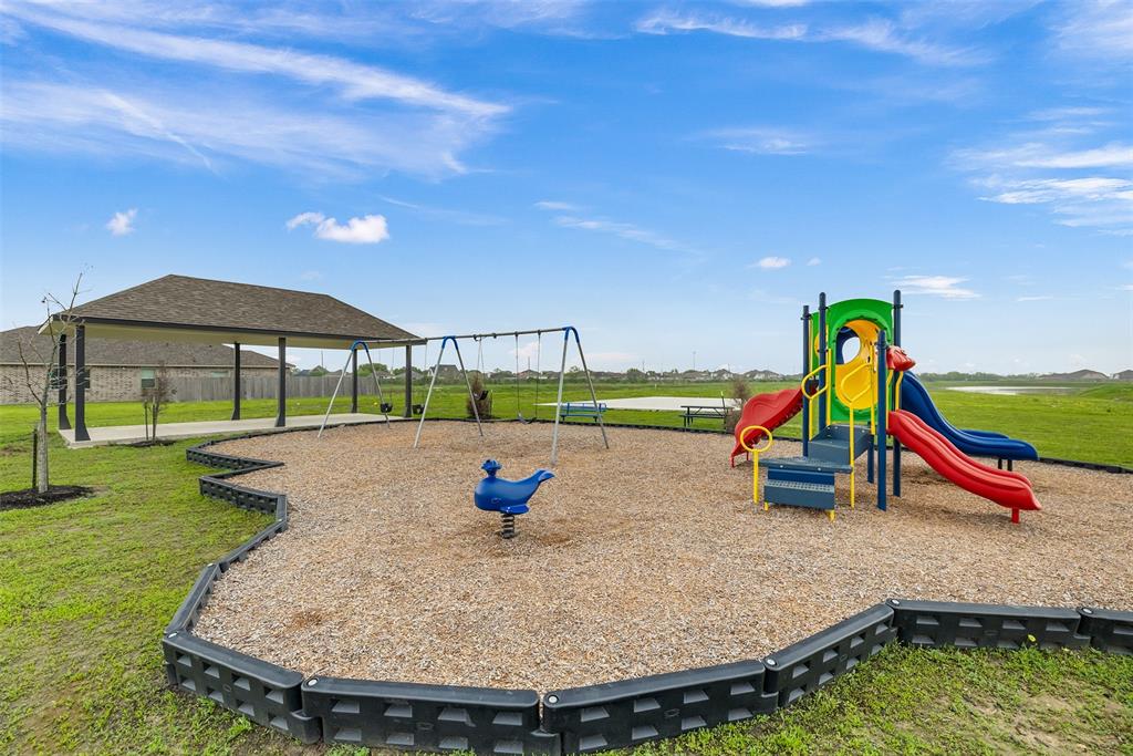 502 Rain Cloud Drive, Baytown, Texas image 21
