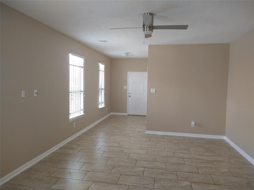 811 Sweet Flower Drive, Houston, Texas image 4
