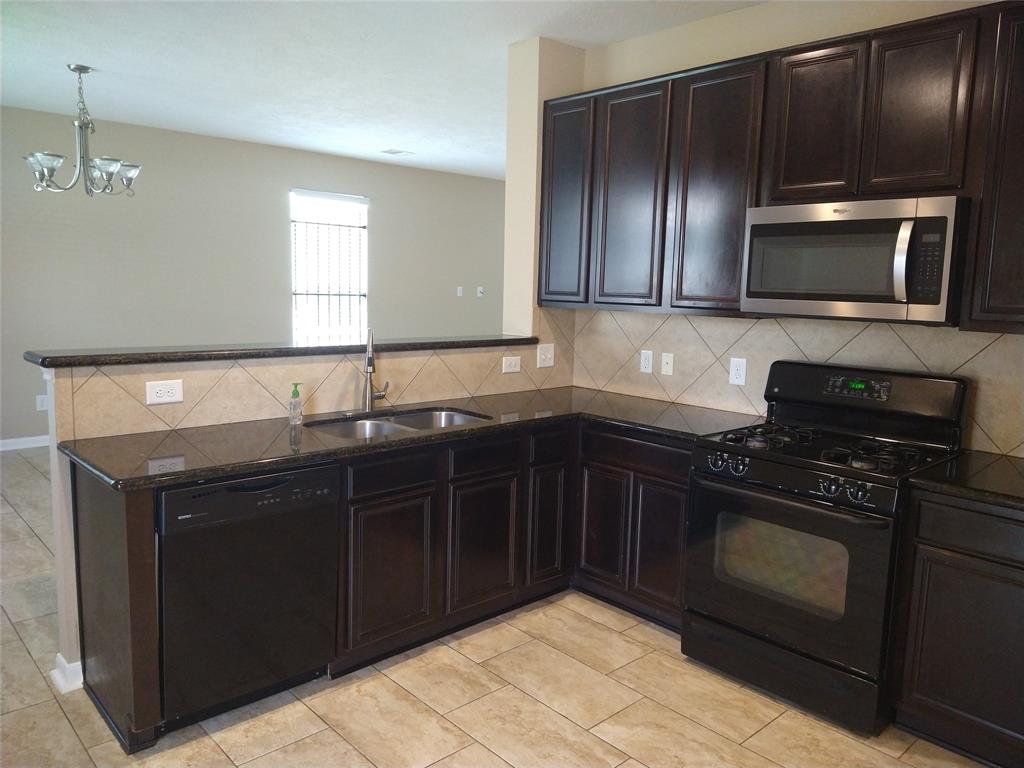 811 Sweet Flower Drive, Houston, Texas image 2