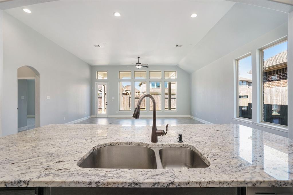 4813 Loures Lane, League City, Texas image 9