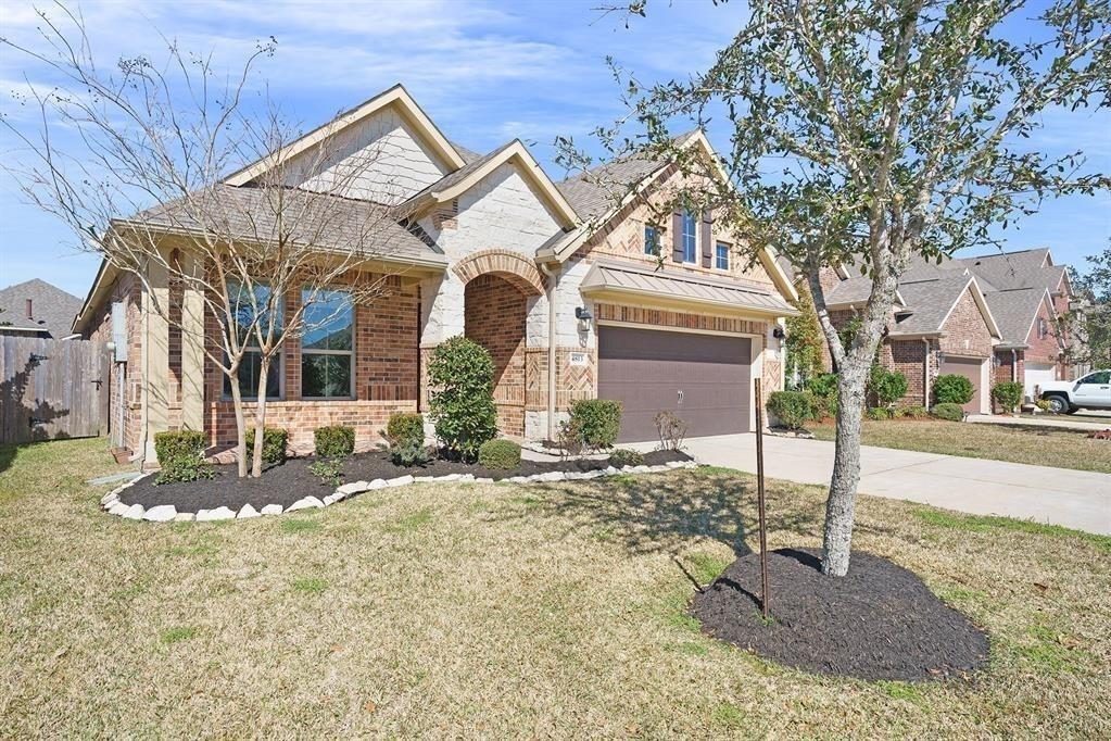 4813 Loures Lane, League City, Texas image 2