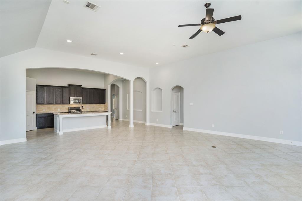 4813 Loures Lane, League City, Texas image 6