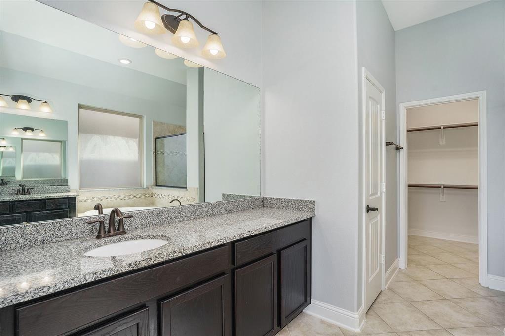 4813 Loures Lane, League City, Texas image 10