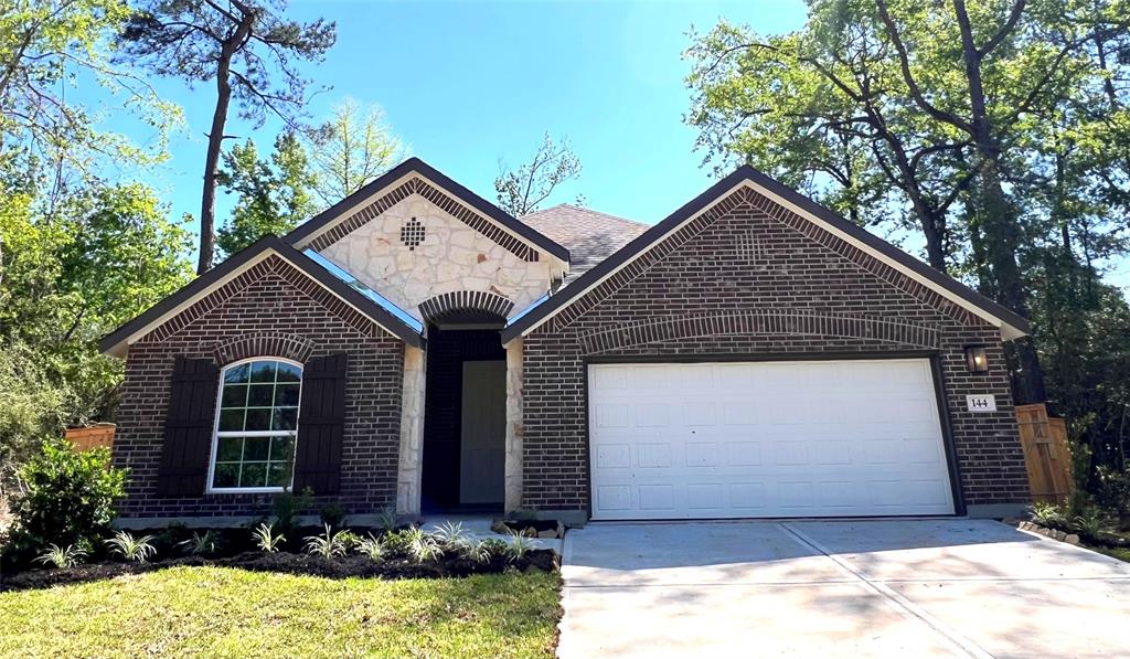 144 Mockingbird Trails Drive, Willis, Texas image 1