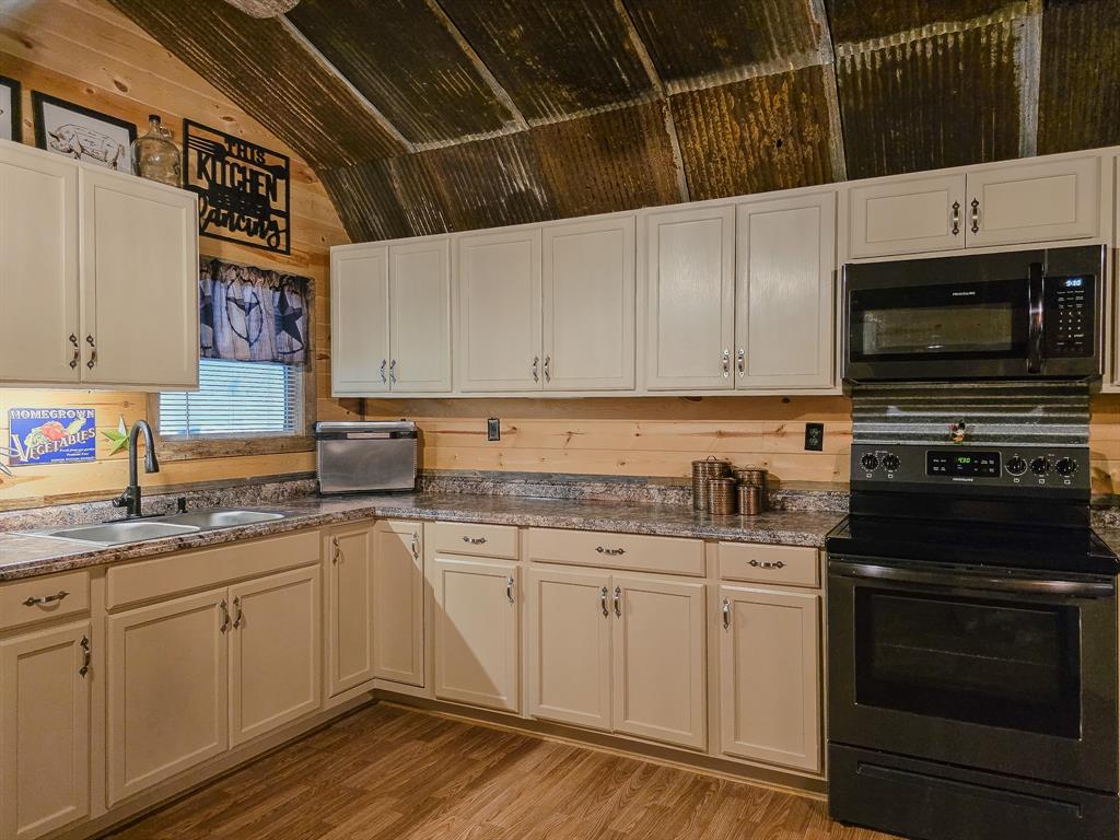 309 Medina Drive, Trinity, Texas image 16