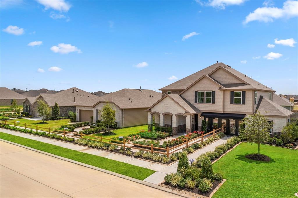 5515 Blackbird Lane, Hitchcock, Texas image 4