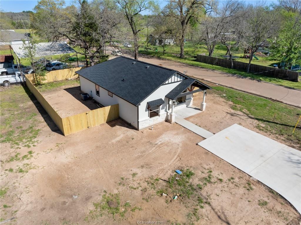 502 Tenth, Hearne, Texas image 1