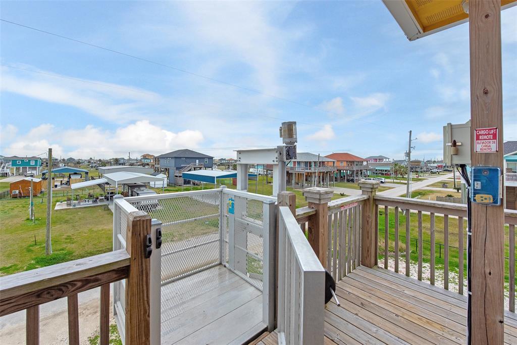 858 S East Road, Crystal Beach, Texas image 19