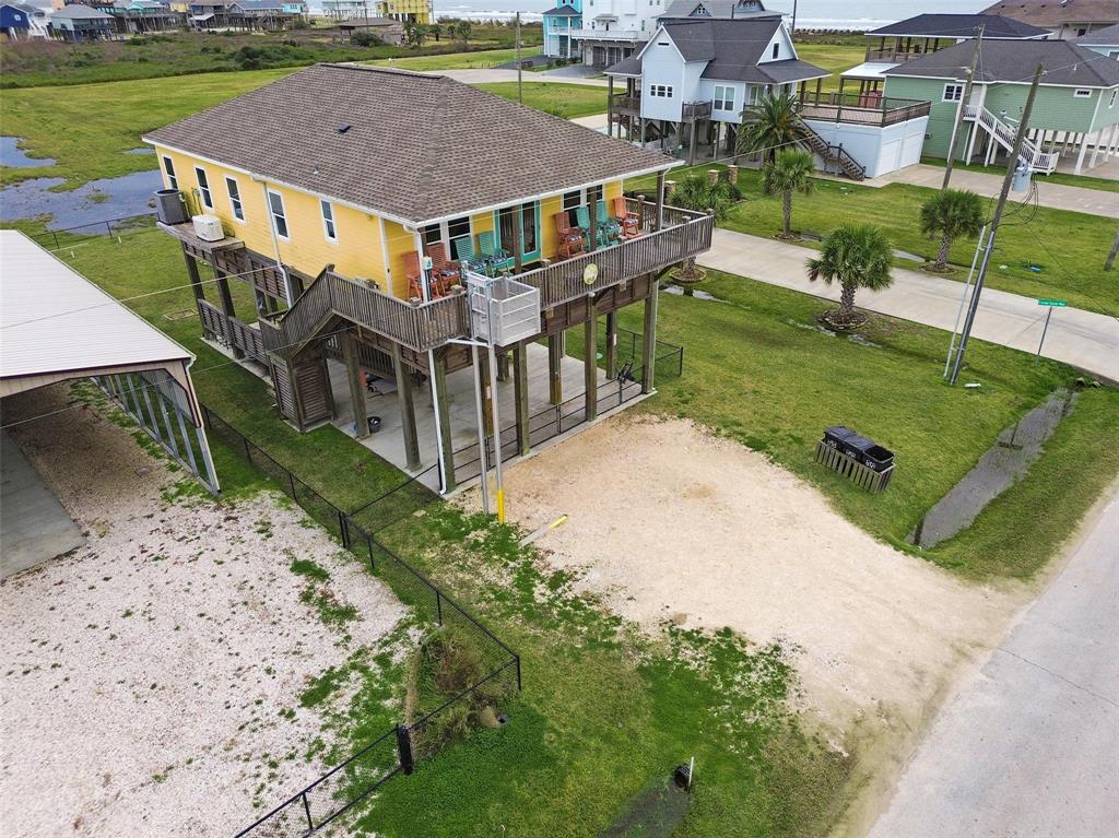 858 S East Road, Crystal Beach, Texas image 8