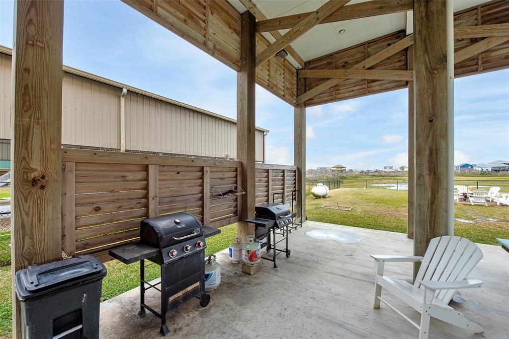 858 S East Road, Crystal Beach, Texas image 17