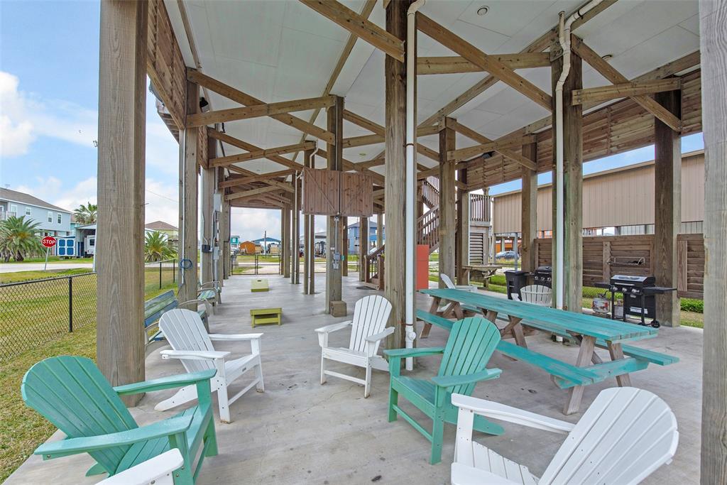 858 S East Road, Crystal Beach, Texas image 13