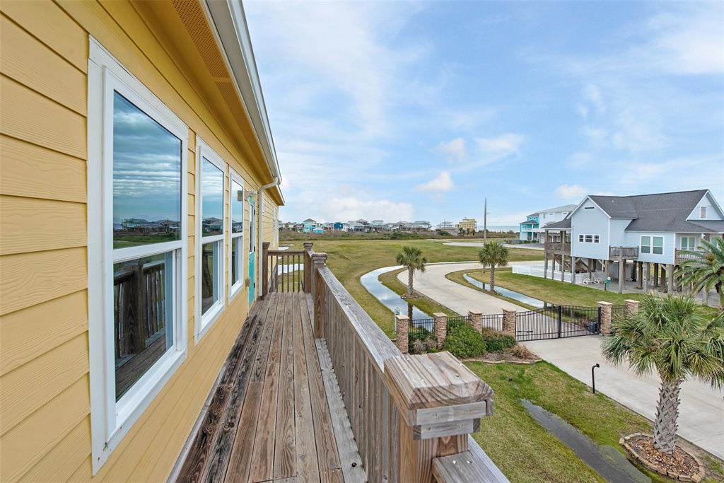 858 S East Road, Crystal Beach, Texas image 20