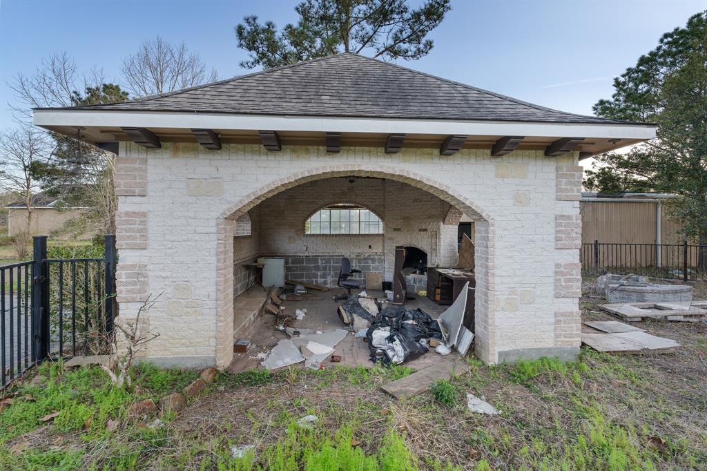 2394 Crockett Martin Road, Conroe, Texas image 17