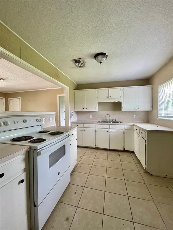 715 W 10th Street, Freeport, Texas image 6