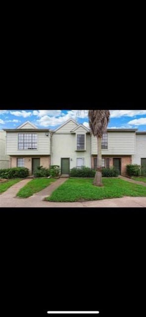 Photo of 8704 Victorian Village Drive #8704, Houston, TX 77071 (MLS # 93598812)