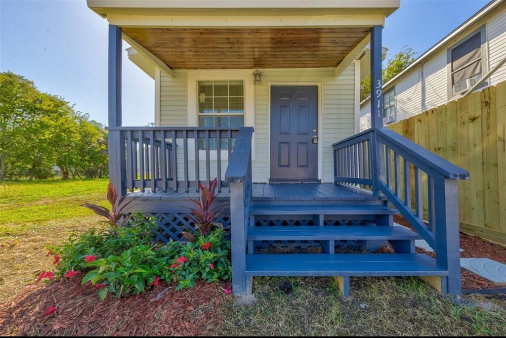 3911 Winnie Street, Galveston, Texas image 1