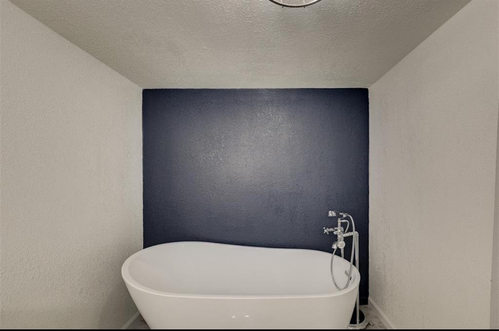 3911 Winnie Street, Galveston, Texas image 21