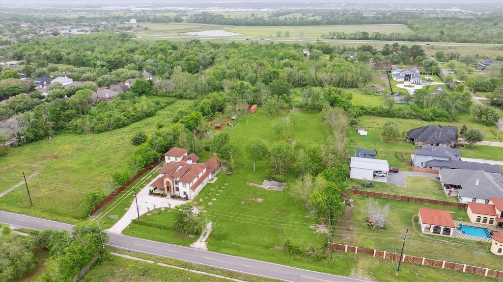 8917 Hawk Road, Pearland, Texas image 33