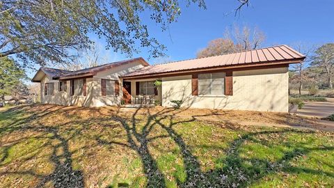 A home in Crockett