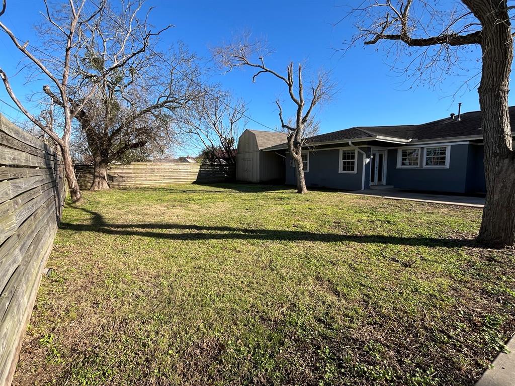 1514 W Broad Street, Freeport, Texas image 13