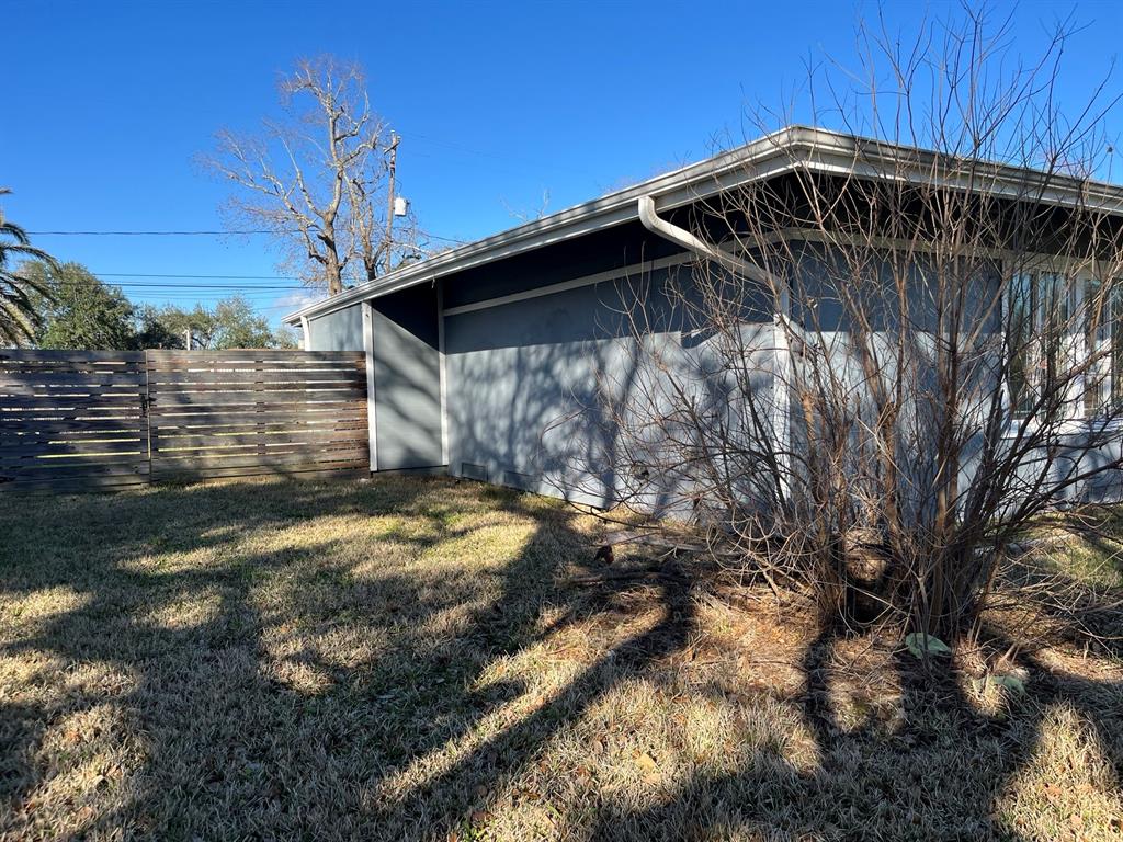 1514 W Broad Street, Freeport, Texas image 15