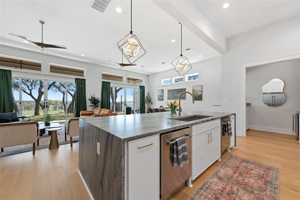 2758 Lakeshore Drive