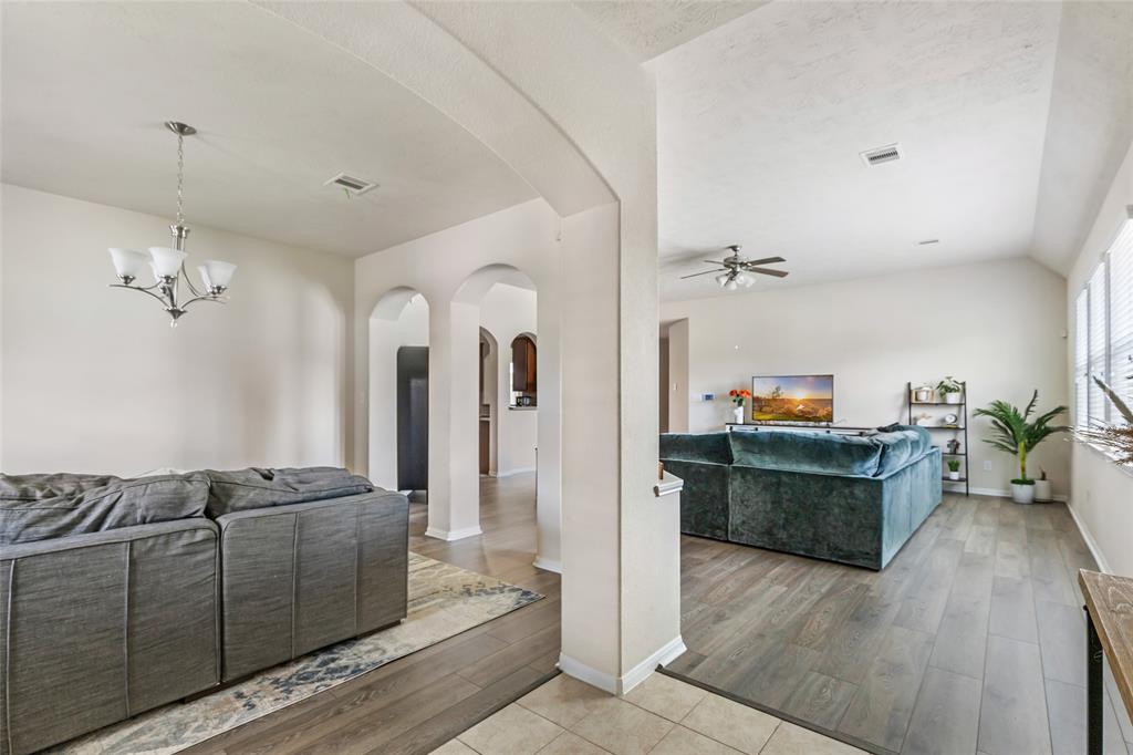 13602 Kodiak Brown Bear Street