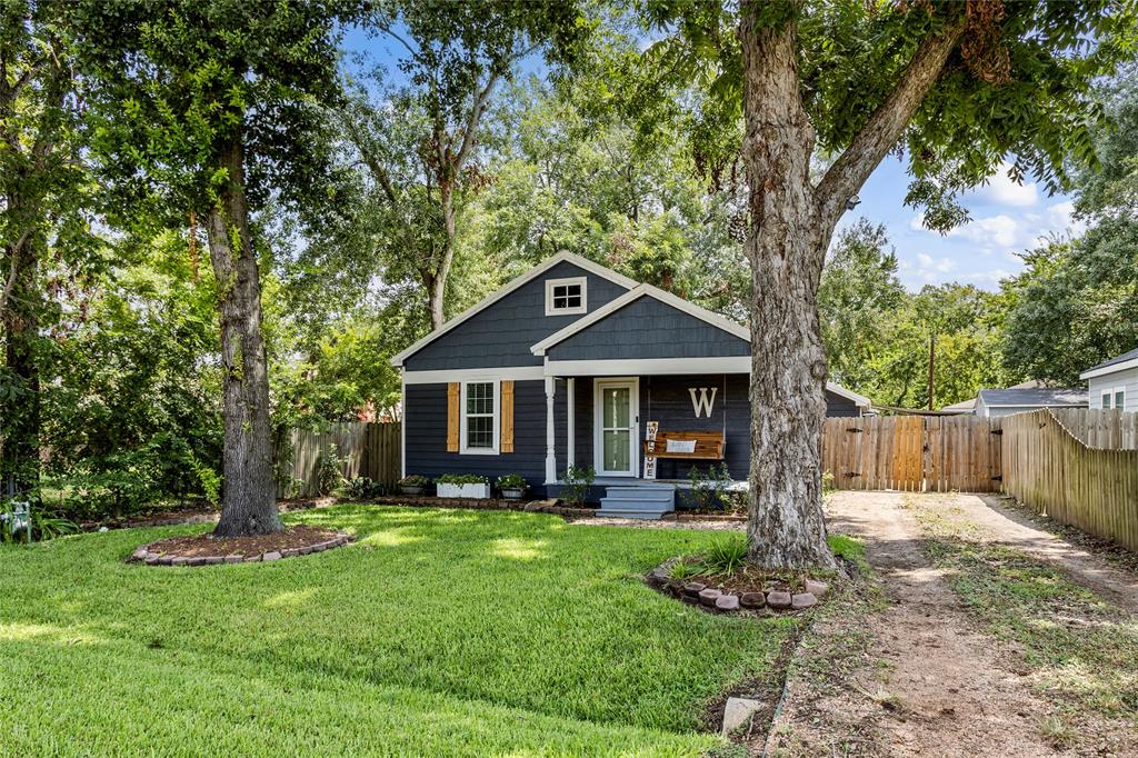 109 Holderrieth Boulevard, Tomball, Texas image 3