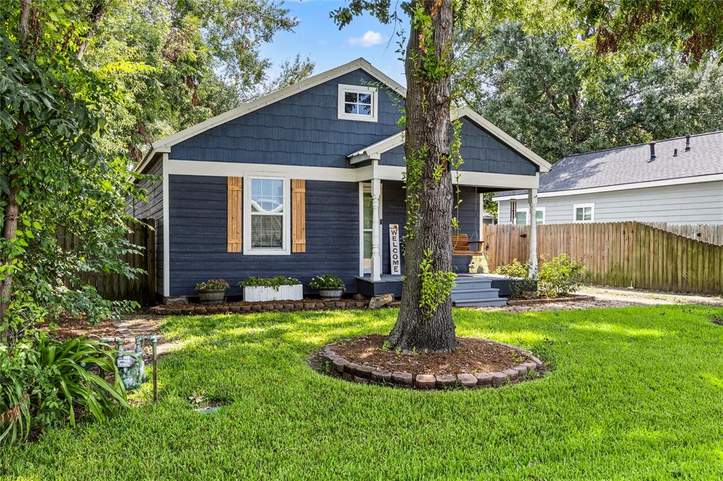 109 Holderrieth Boulevard, Tomball, Texas image 2