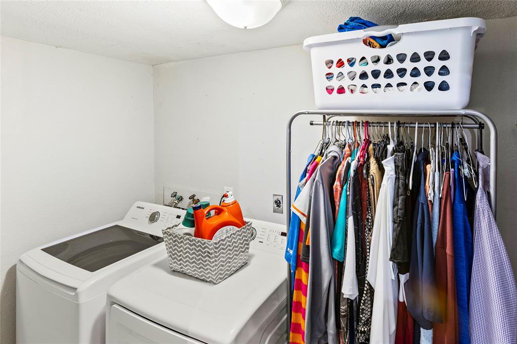 109 Holderrieth Boulevard, Tomball, Texas image 24