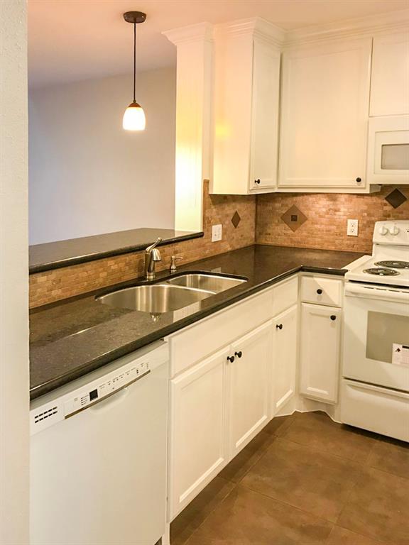 18800 Egret Bay Boulevard #1005, Webster, Texas image 10