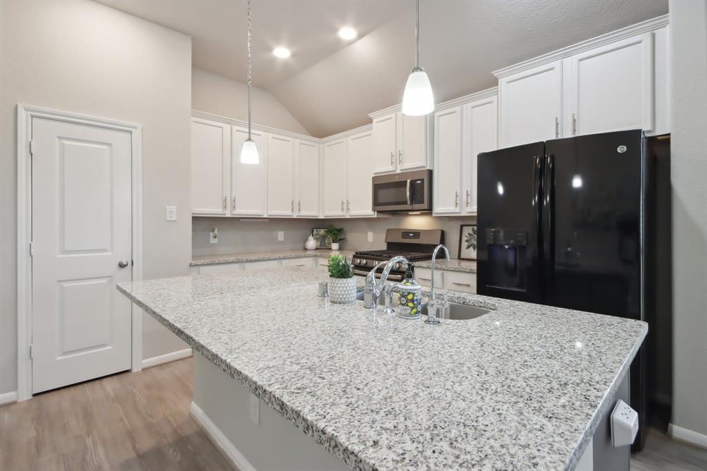 31238 Pinebrook Falls Lane, Hockley, Texas image 7