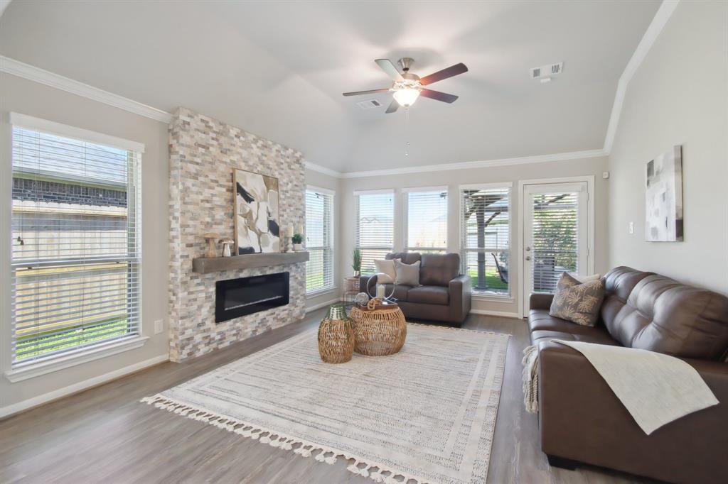 31238 Pinebrook Falls Lane, Hockley, Texas image 4