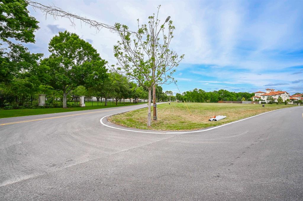 1307 Horseshoe Drive, Sugar Land, Texas image 18