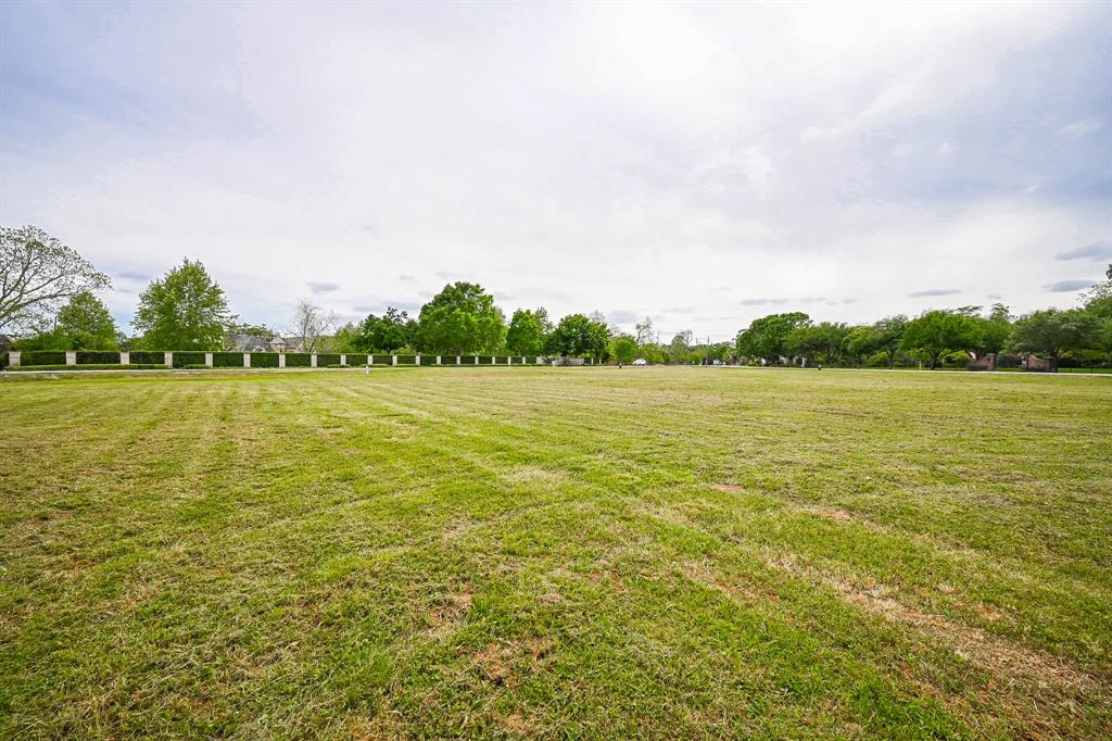 1307 Horseshoe Drive, Sugar Land, Texas image 11