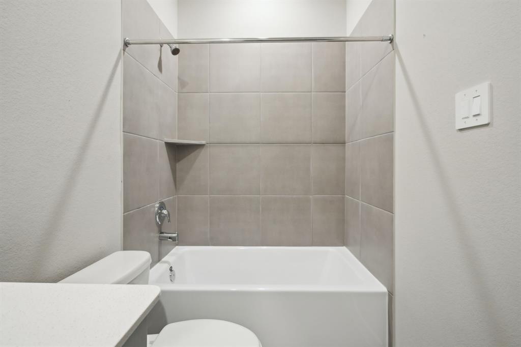 10705 Discovery Lane, Texas City, Texas image 30