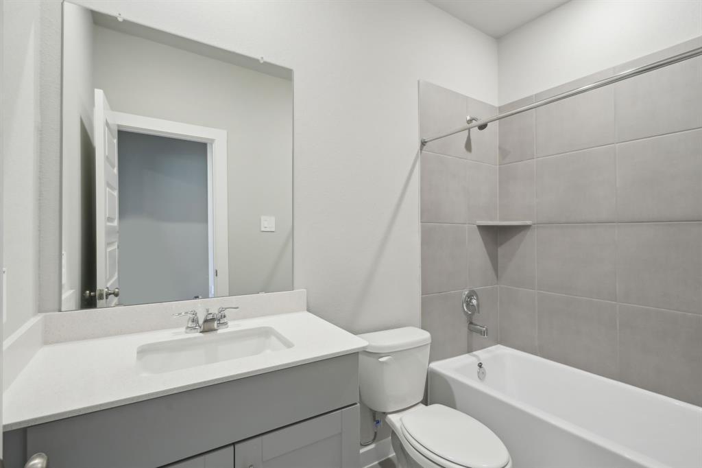 10705 Discovery Lane, Texas City, Texas image 29