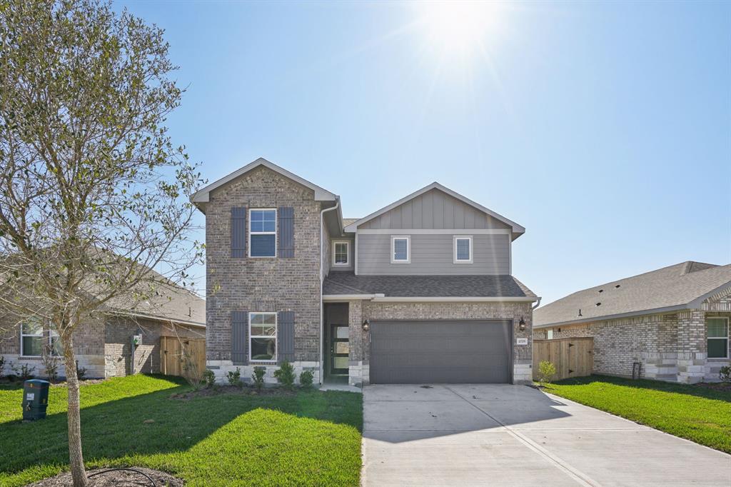 10705 Discovery Lane, Texas City, Texas image 1