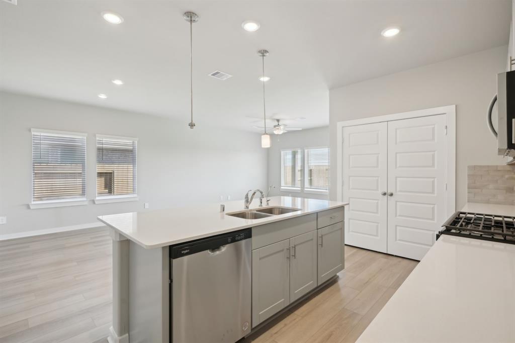 10705 Discovery Lane, Texas City, Texas image 19