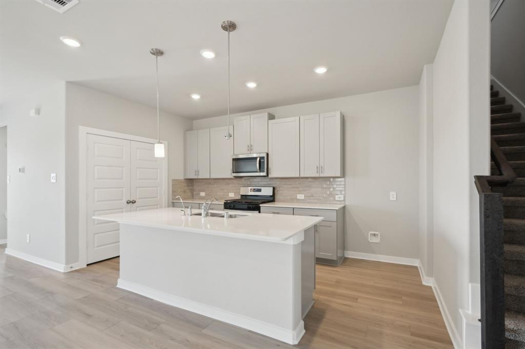 10705 Discovery Lane, Texas City, Texas image 15