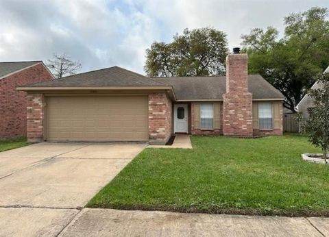 Single Family Residence in Houston TX 13335 Lyndonville Drive.jpg